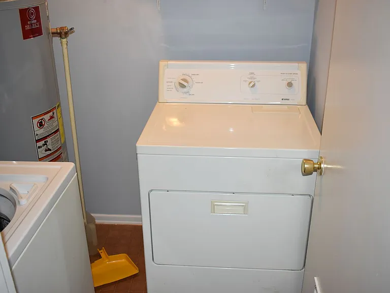 209 Reynolds Ave — Photo 7