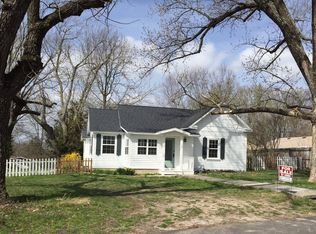 607 N 10th Ave, Ozark, MO 65721