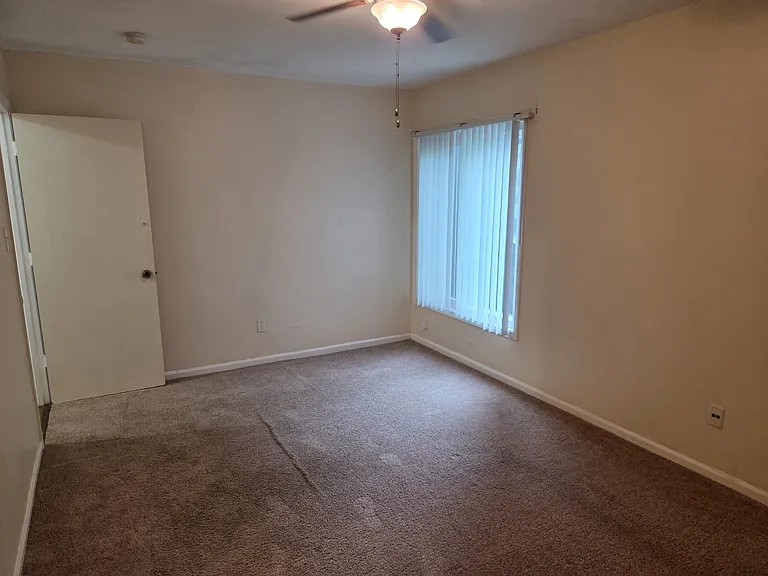 6105 Honeysuckle Ln — Photo 2