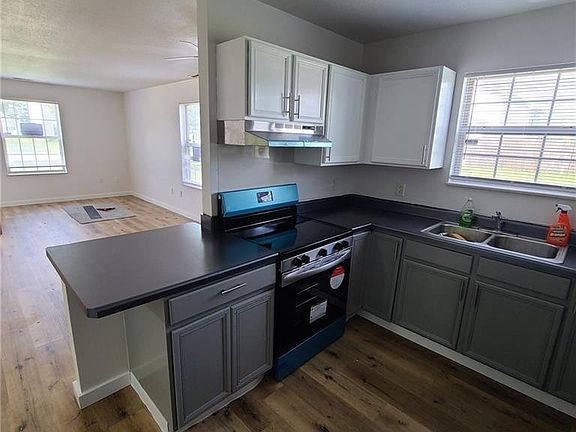 4th image of 1021 Valerian Ct