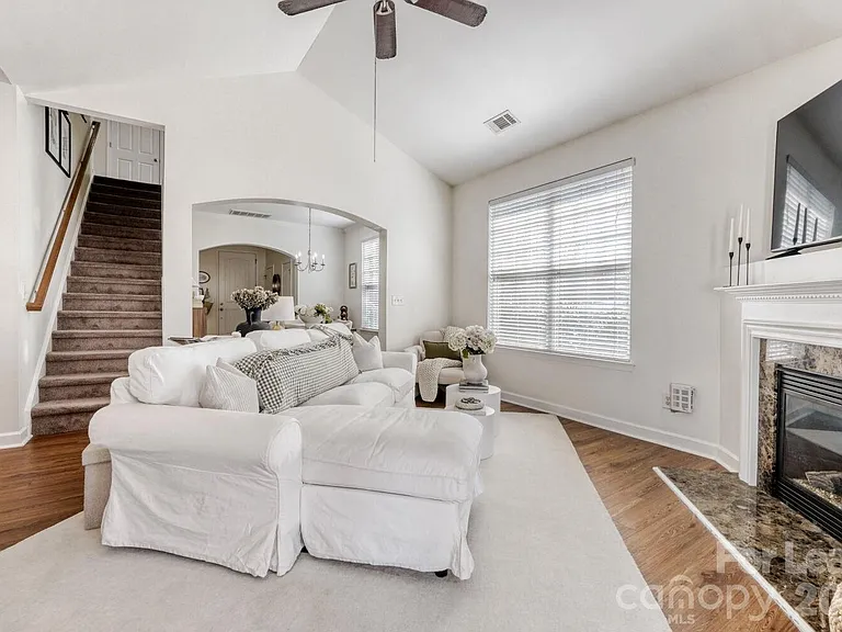 13718 Aldenbrook Dr — Photo 8