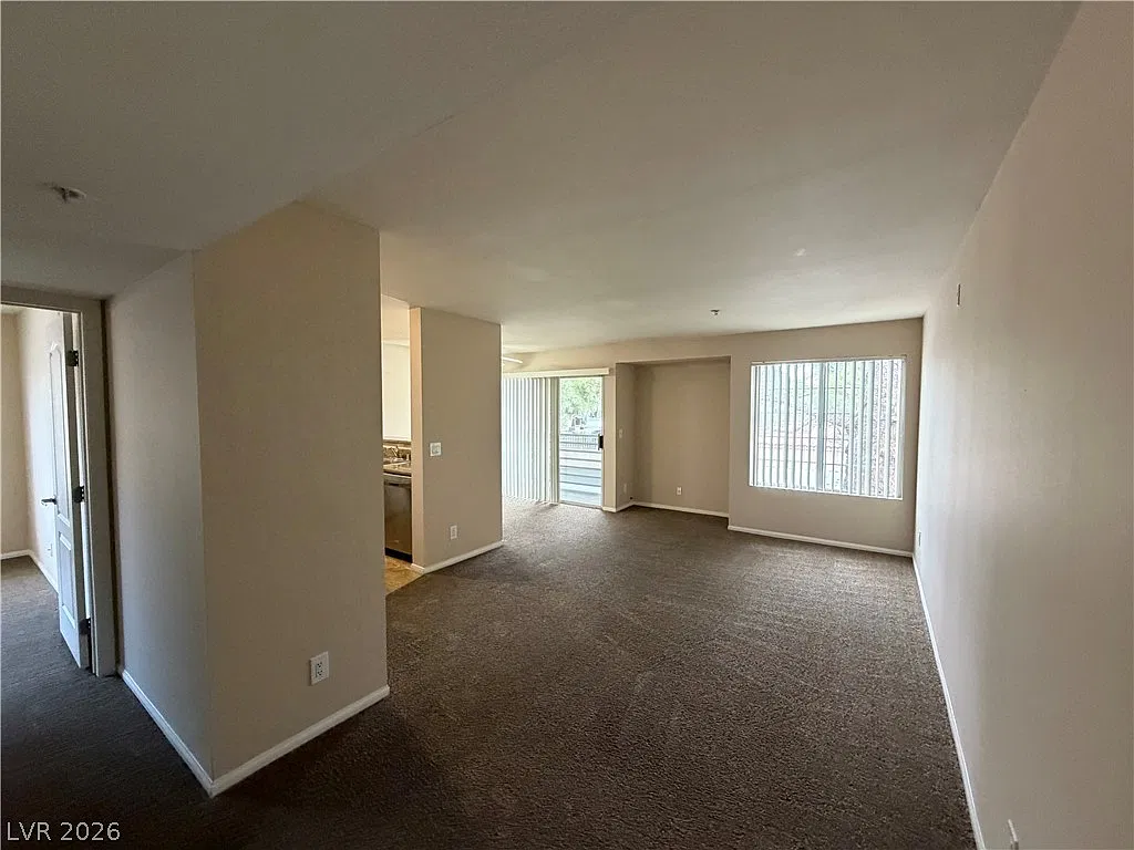 2 bed, 2.0 bath, 1005 sqft, $1,350 — Photo 4