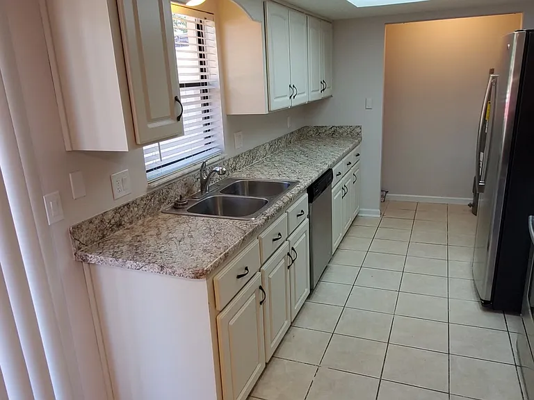 1004 Egret Ct — Photo 17