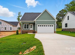 424 Fulton Dr, Kings Mountain, NC 28086