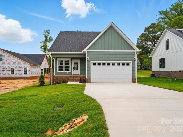 424 Fulton Dr, Kings Mountain, NC 28086