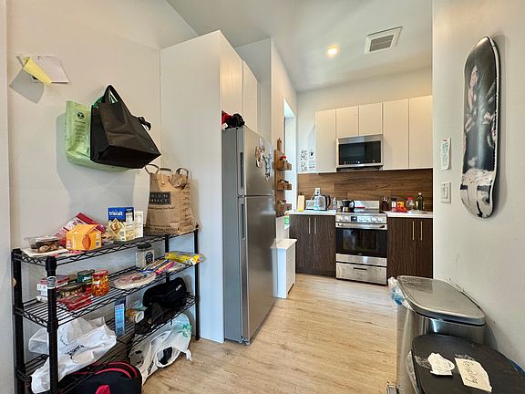 5th image of 552 Lincoln Pl #4A