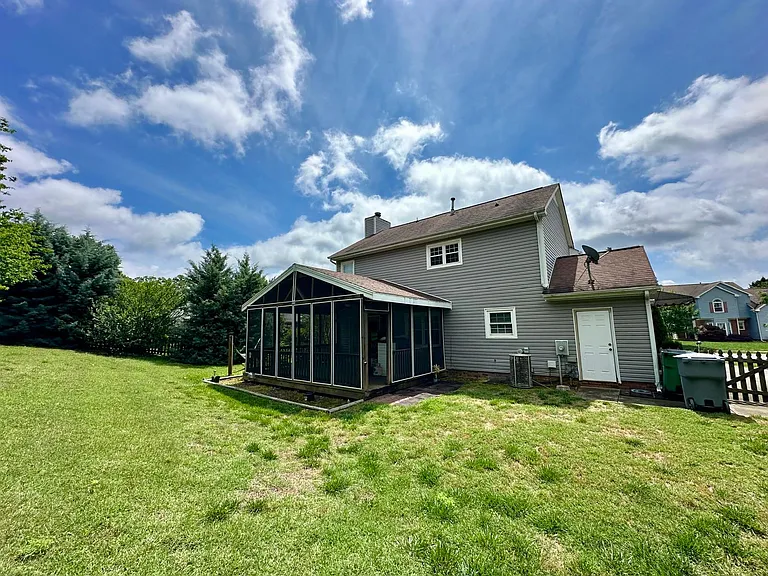 8425 Hirsch Dr — Photo 29