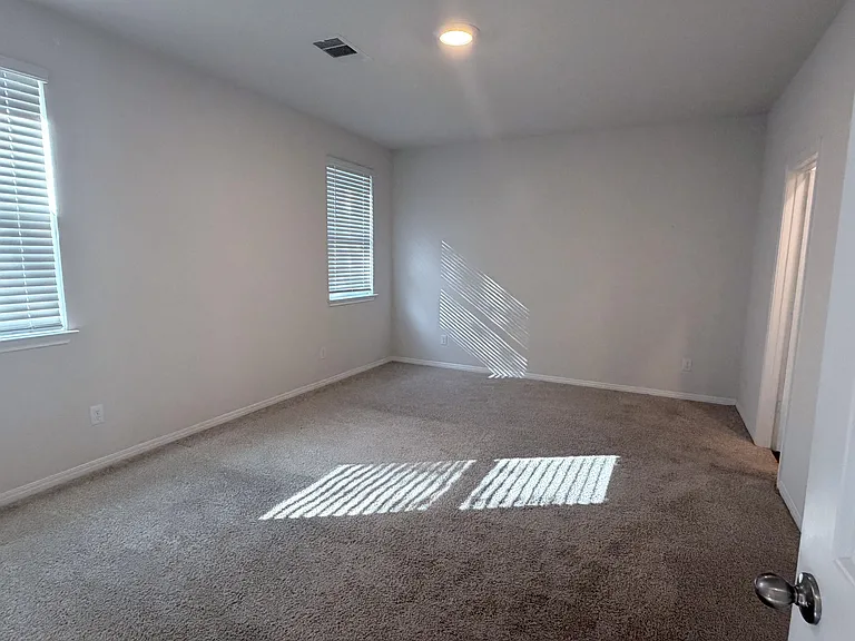 151 Lbj Ln — Photo 14