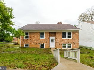 108 4th St, Charles Town, WV