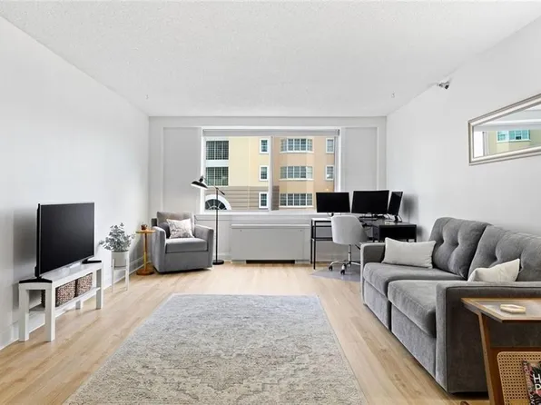 2479 Peachtree Rd NE APT 303, Atlanta, GA 30305