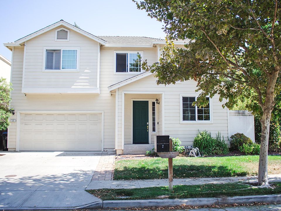 1st image of 2 Larisa Oaks Pl