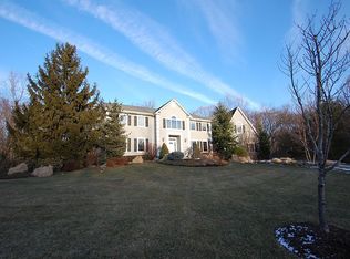 9 Emerald Woods Ct, Upper Saddle River, NJ 07458
