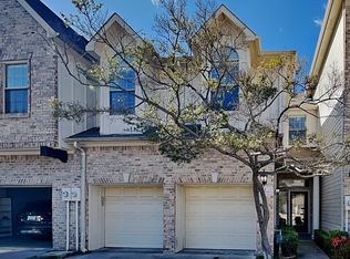 2 Stonebriar Ct, Dallas, TX 75206