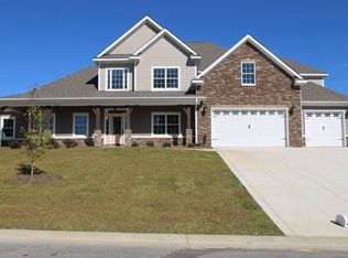 2748 Meadowmont Ln, Fayetteville, NC 28306