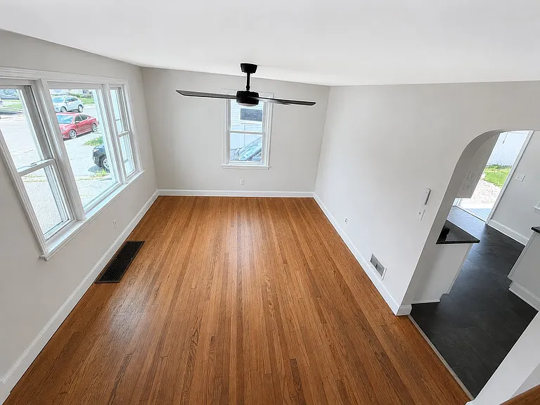 164 Beechwood Ave — Photo 5