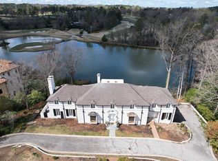 2805 Lakeview Dr, Raleigh, NC 27609