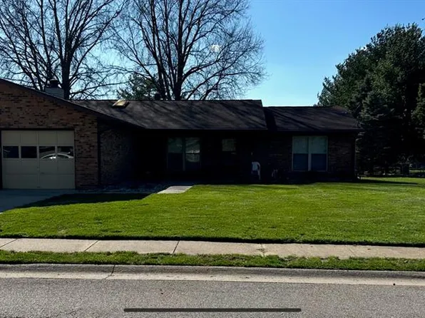 911 S Walnut St, O'Fallon, IL 62269