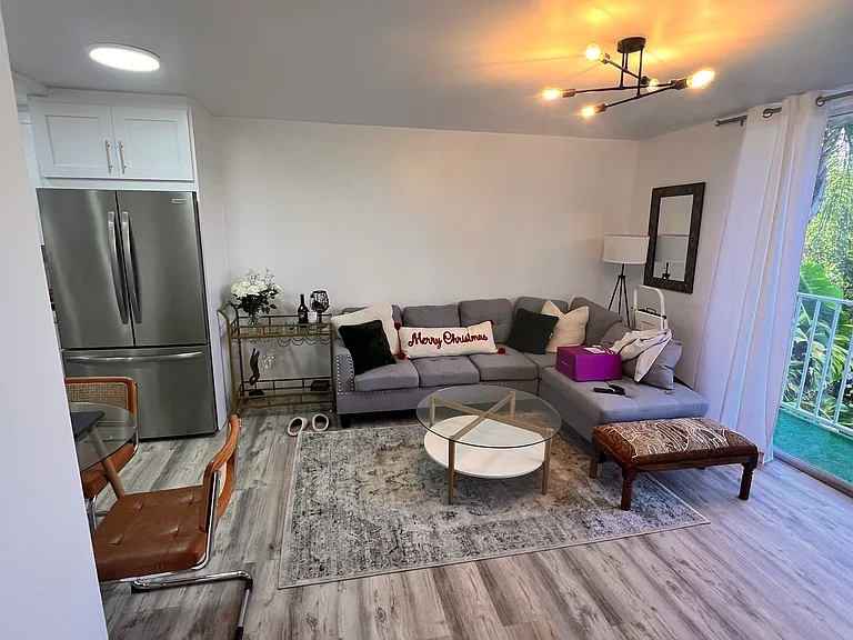 1740 NW North River Dr #523 — Photo 1