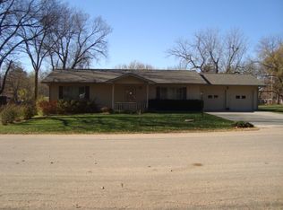 307 East Ave, Blue Rapids, KS 66411