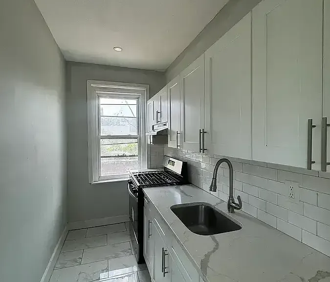 648 Ferry St #2 — Photo 1