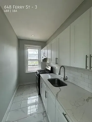 648 Ferry St Photo 1