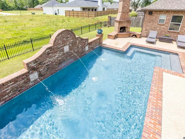 14472 Oak Path Dr, Prairieville, LA 70769