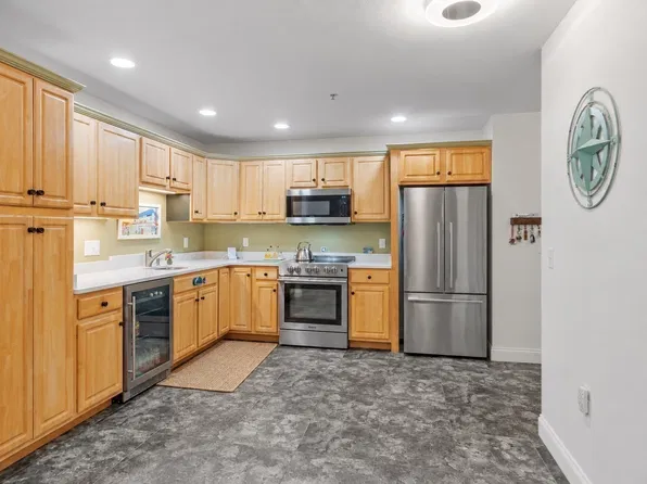 135 Beach Rd Unit B207, Salisbury, MA 01952