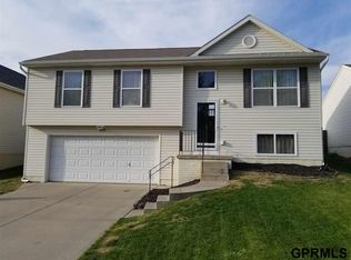 11010 Girard St, Omaha, NE 68142
