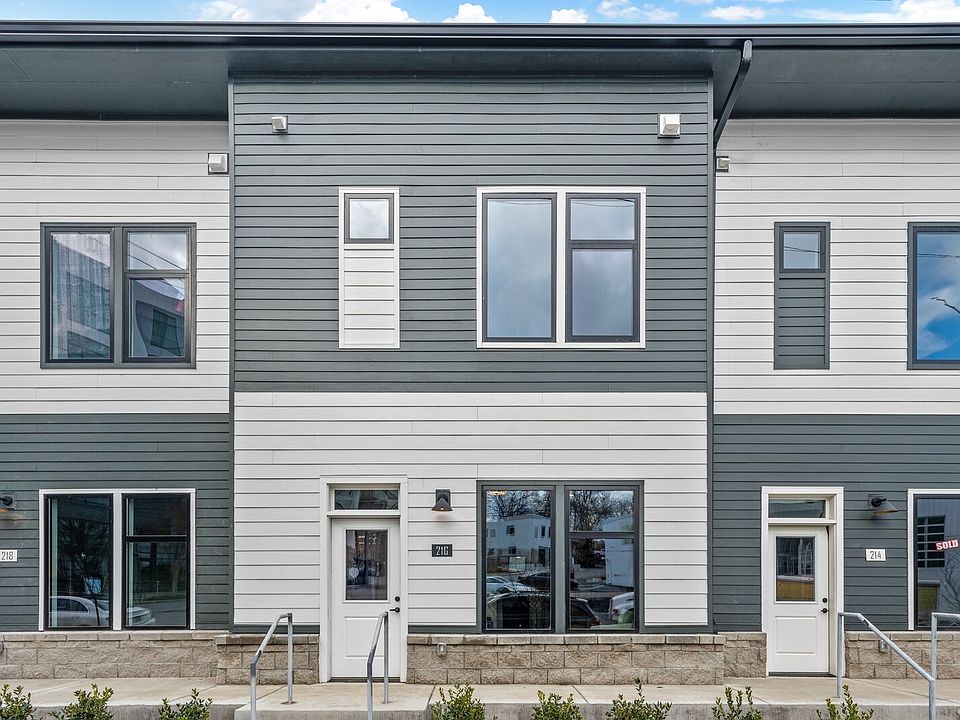 1st image of 216 Hart St