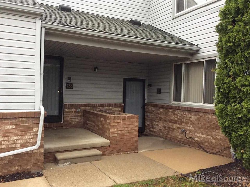 1st image of 736 Claire Pointe Dr