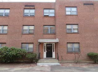 237 S Quaker Ln APT 6, West Hartford, CT 06119