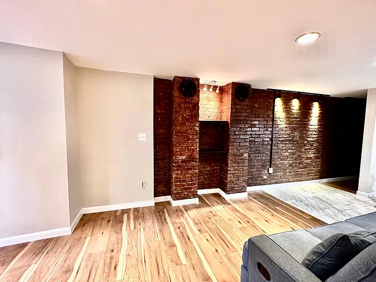 1314 Irving St NW #B — Photo 5