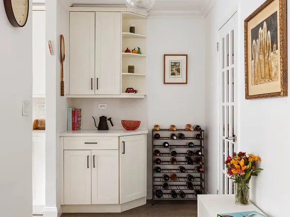 301 East 69th Street image 8 of 15