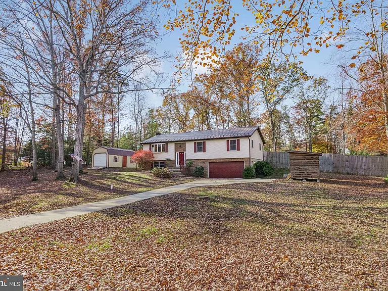 22397 Armstrong Dr — Photo 41