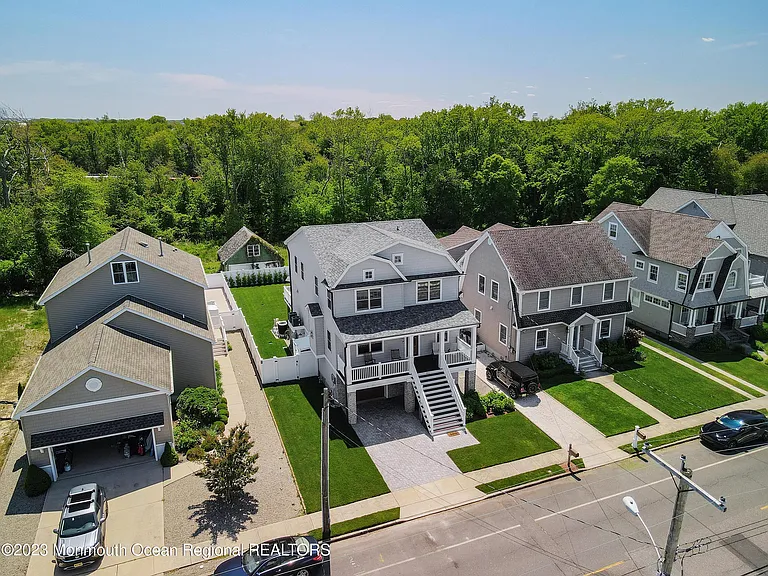 155 Osborne Ave — Photo 43