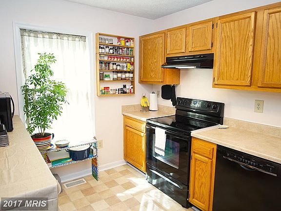3rd image of 45230 Woodstown Way