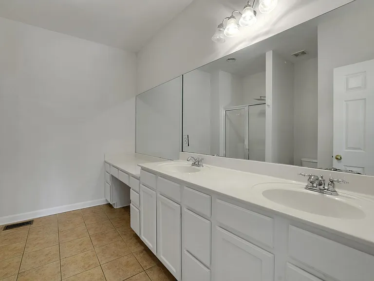 1302 Liberty Pike — Photo 31