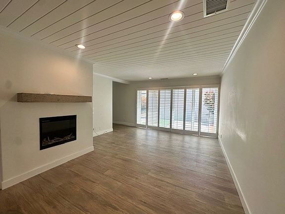 3rd image of 1613 E Dockside Ln