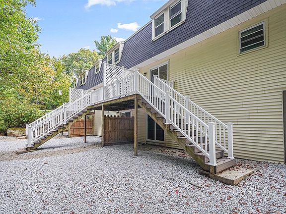 2nd image of 7 Debra Ln #1