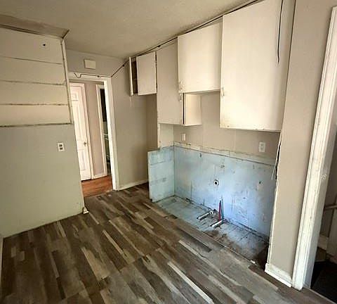 4th image of 5575 Oldtown St
