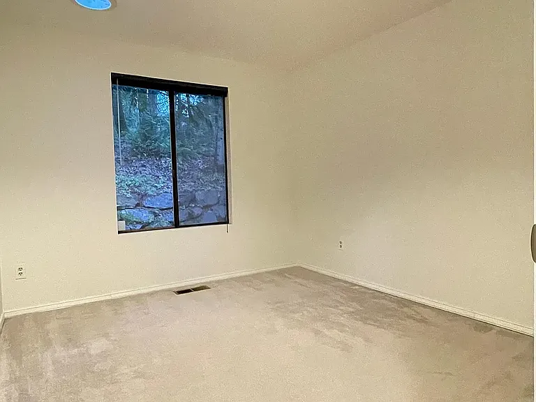 Guest bedroom #1