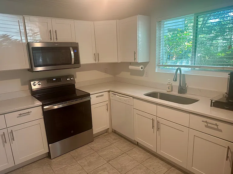 353 Spoonbill Ln — Photo 4
