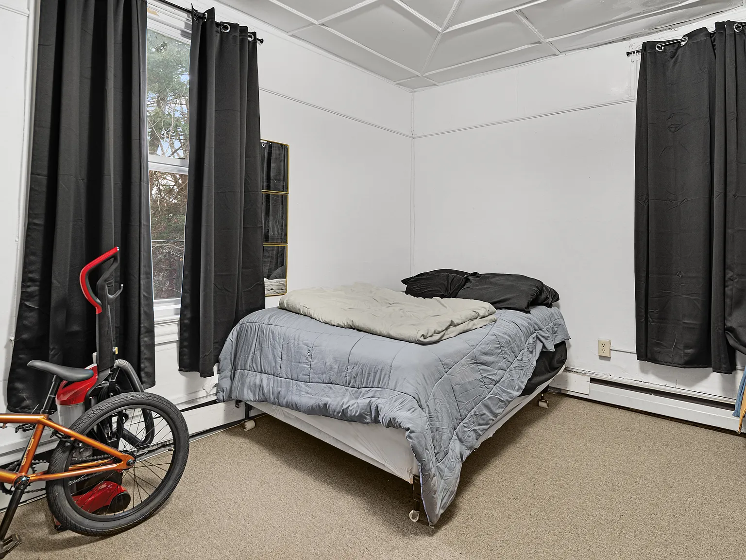 8 bed, 3000 sqft, $815 — Photo 4