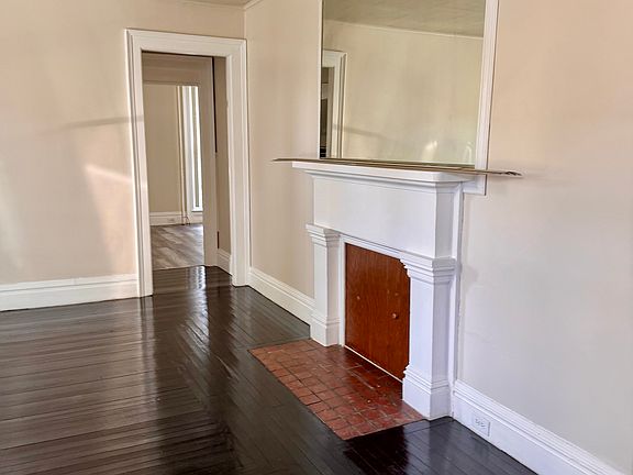 3rd image of 462 Middle Tpke E APT 1A