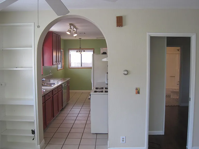 1768 Cable St — Photo 6