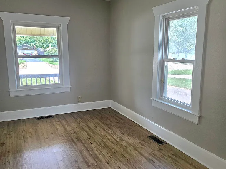 1522 W High St — Photo 8