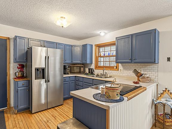 4th image of 6230 213th Ave NW