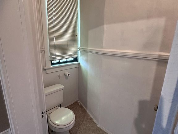 5th image of 407 N Washington St