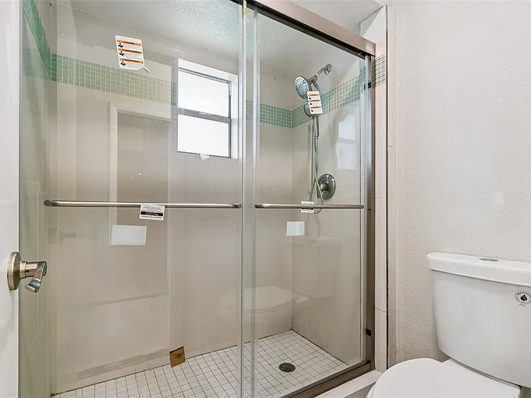 400 E Silver Star Rd — Photo 33