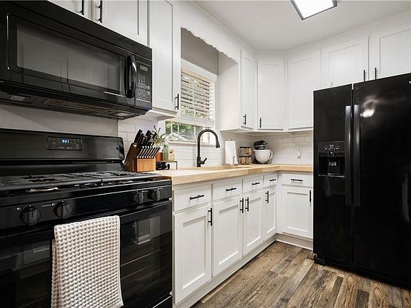 5th image of 7327 Jeff Glaze Cir